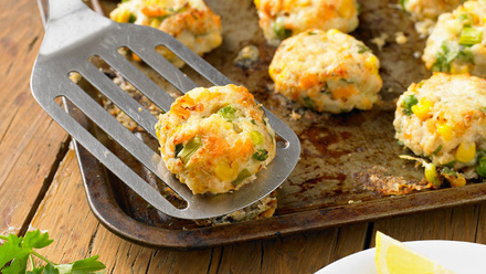 LGC070 oaty salmon fishcake.jpg